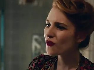 屁股钻出金发妓女