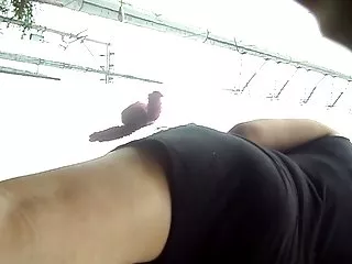 角质布鲁内特在床上被撞