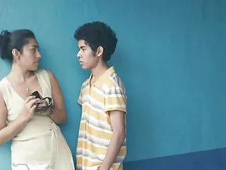 成熟的摇摆他妈的