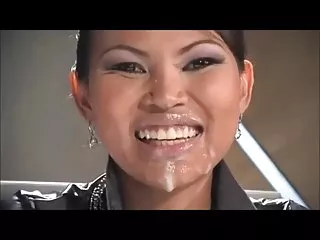 疯狂的眼睛和张开的双腿